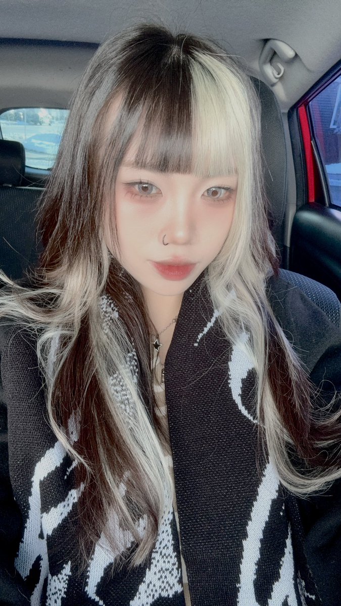 saku is a tweet media