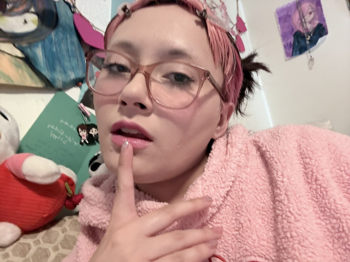 emmy ♡ tweet media