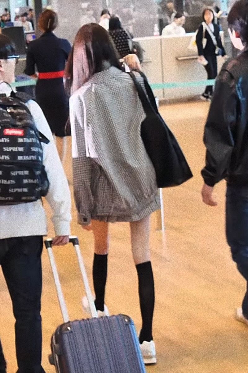 𝜗𝜚 tweet media