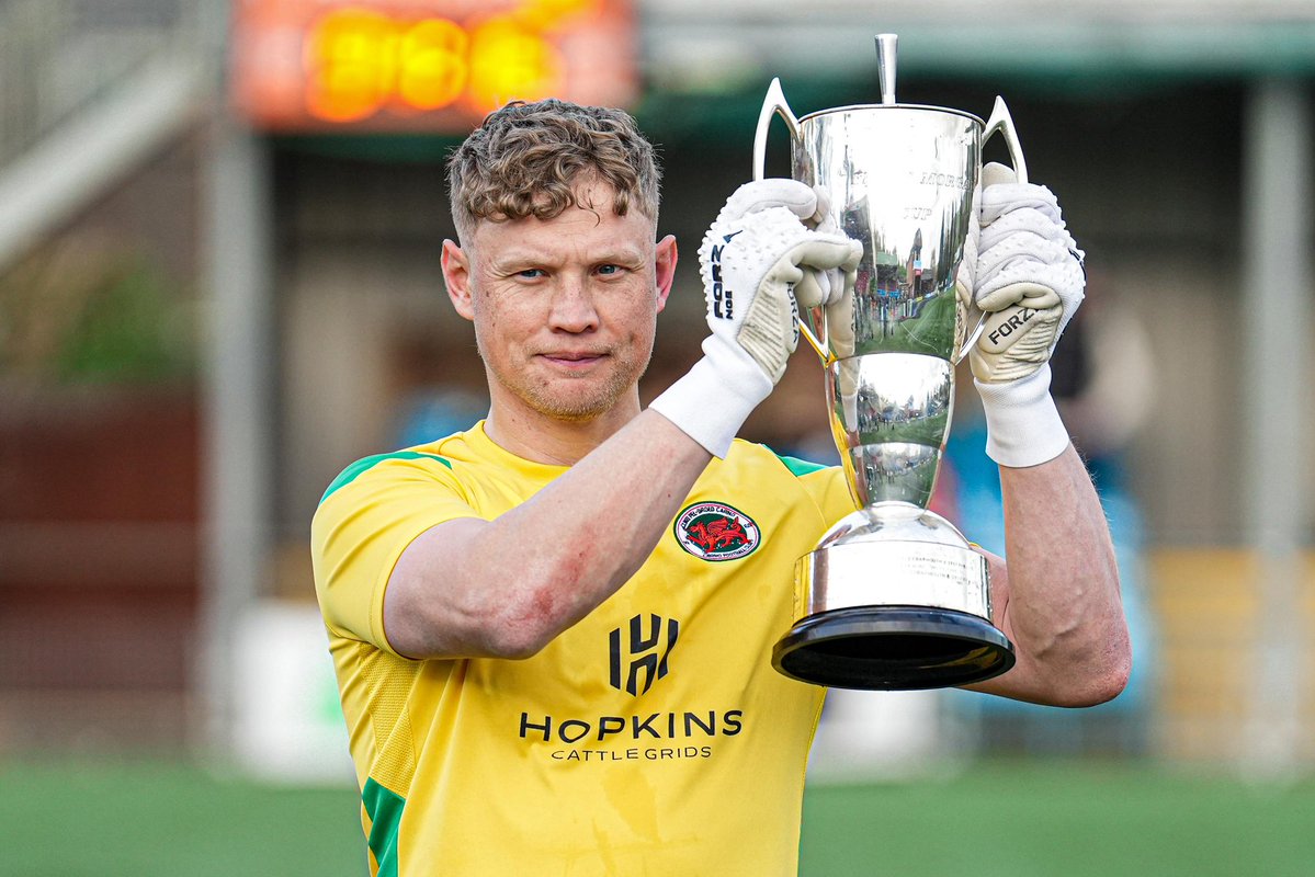 dylanevans.photos tweet media