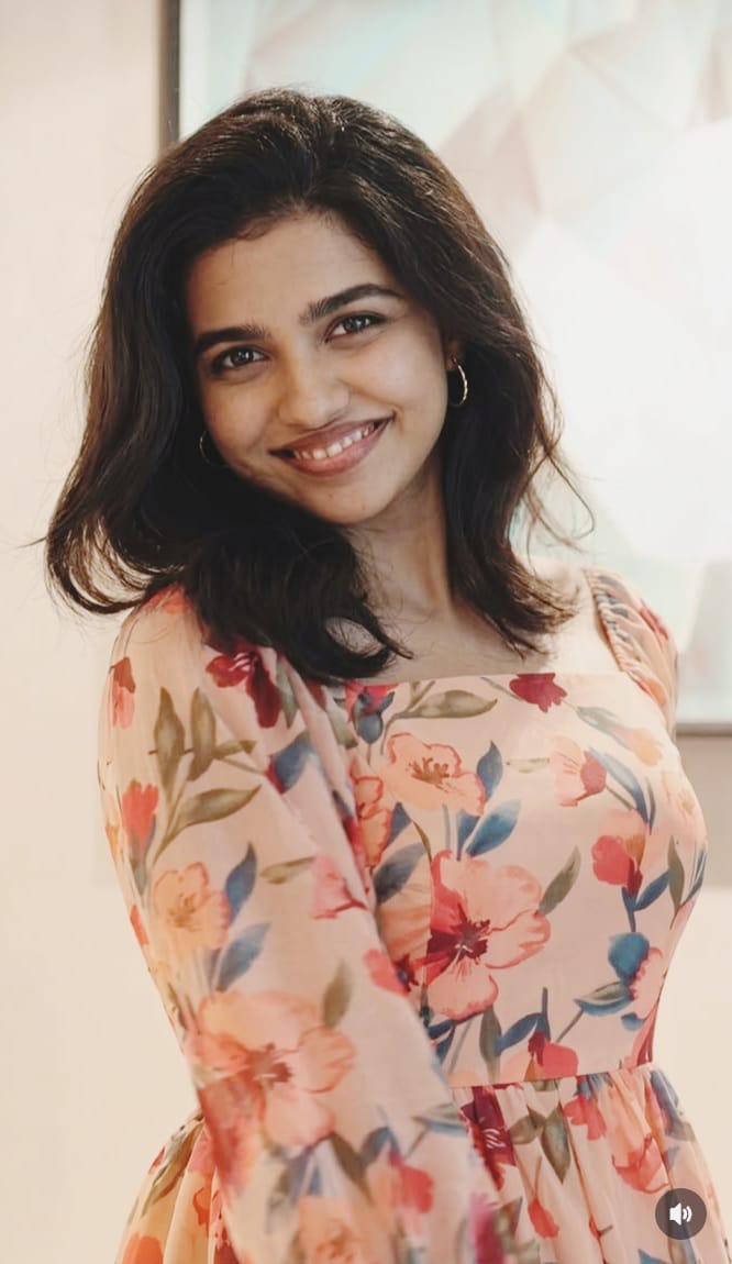 renu_offcl's tweet image. Morning vibe: The style and swag of Mamitha Baiju hitting differently today 🥵🔥