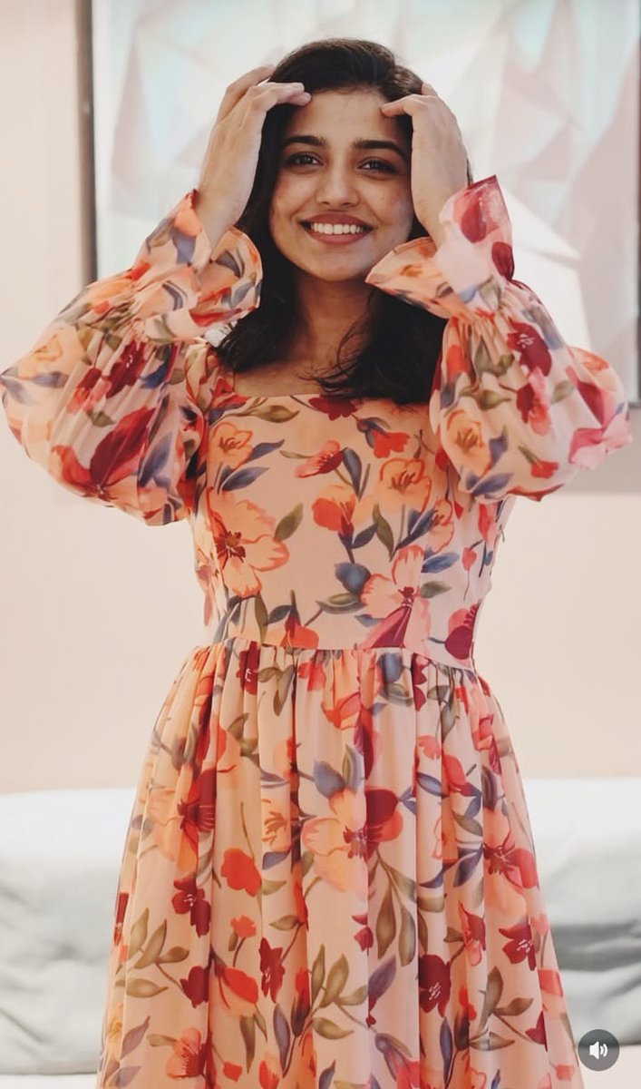 renu_offcl's tweet image. Morning vibe: The style and swag of Mamitha Baiju hitting differently today 🥵🔥