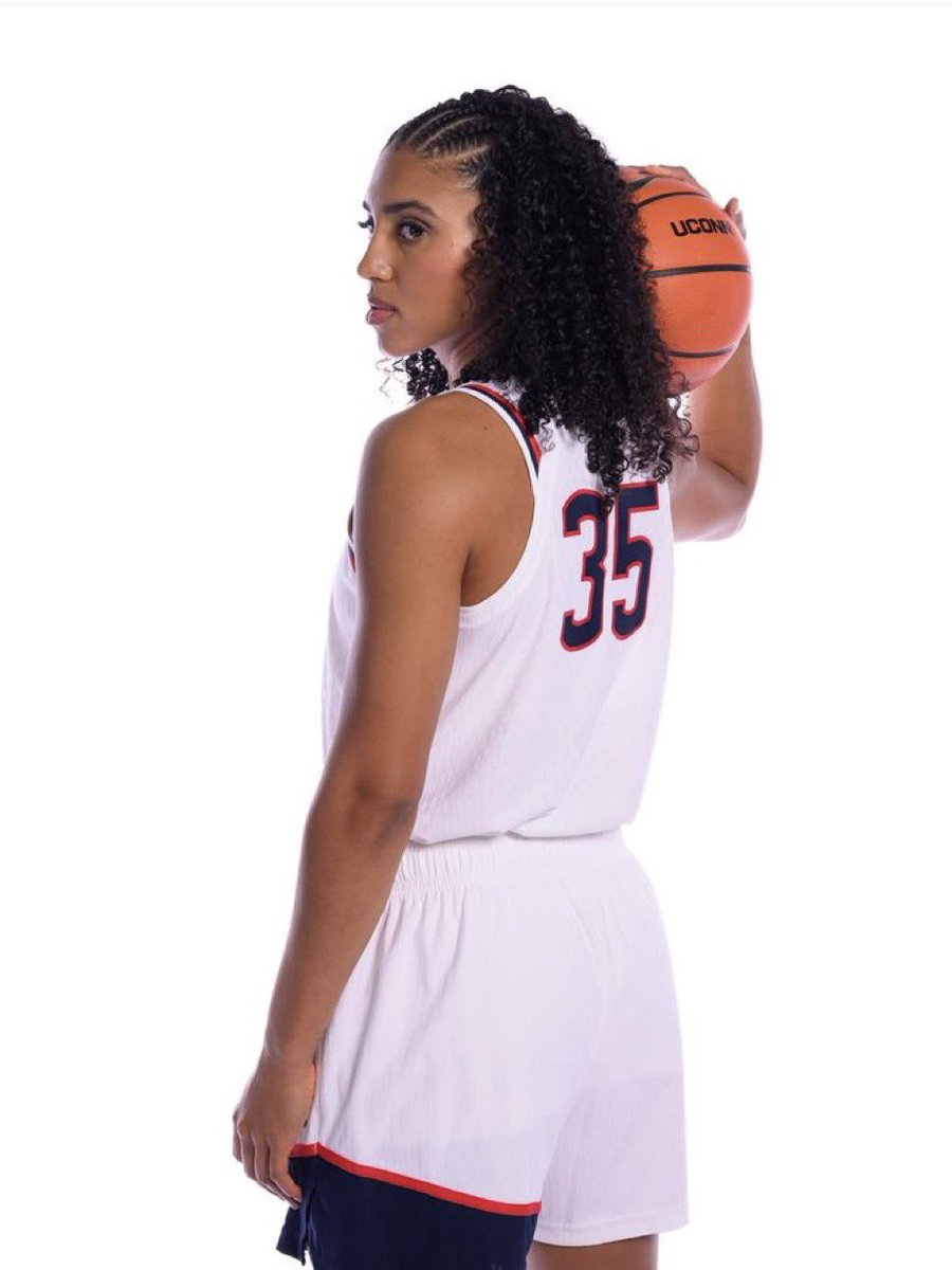 E J 🏀 tweet media