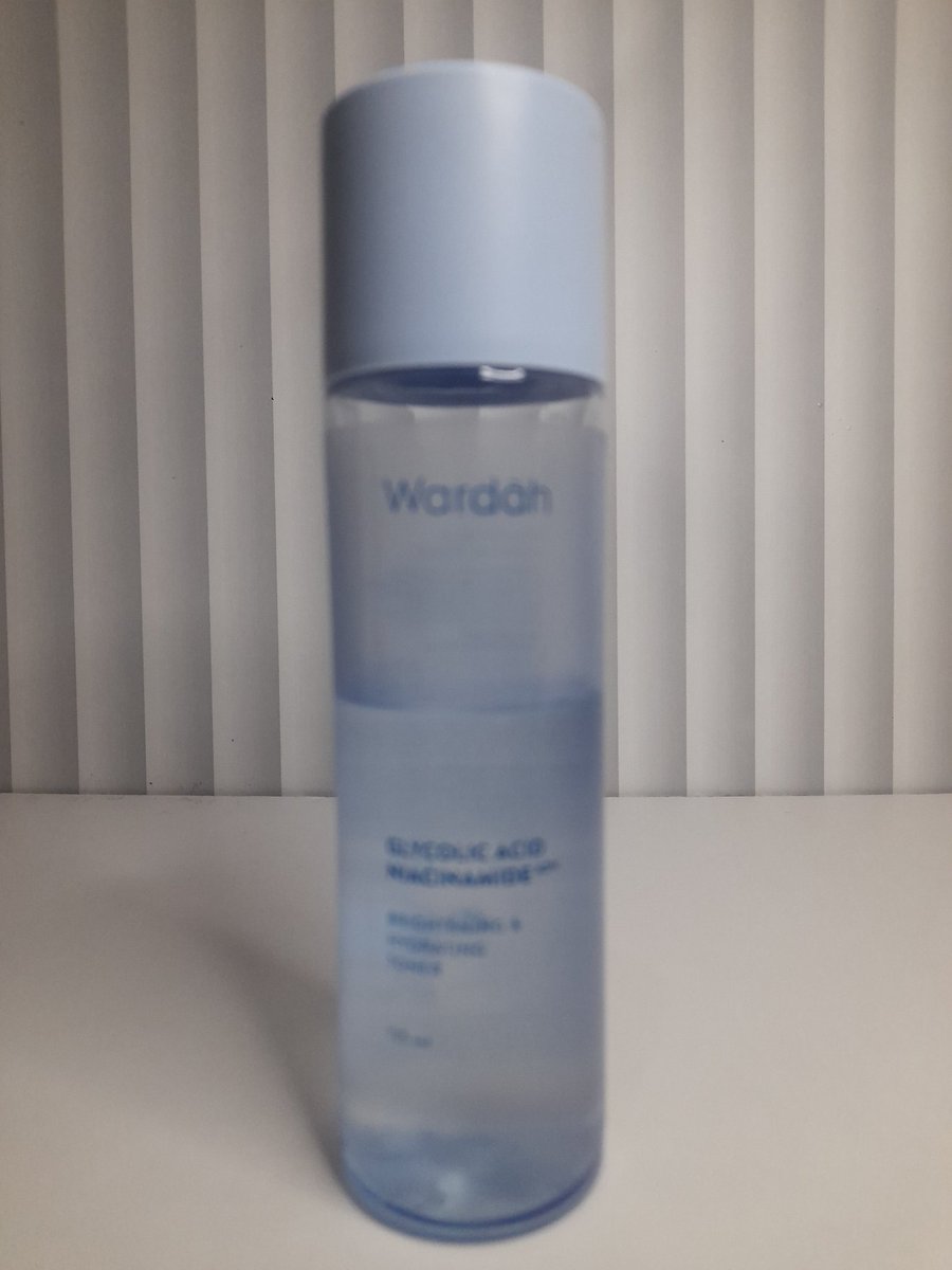 suncboi's tweet photo. Toner yang gapernah aku skip pake dari waktu SMA, jujur suka bangett dia bener² nglembabin dan nyerahin muka meskipun butuh waktu, dengan harga 20 ribuan udah wort it buat kaum pelajar atau yang mendang mending sih hihii🍒
https://t.co/32tiqqeV0P https://t.co/WBXPegmSsX