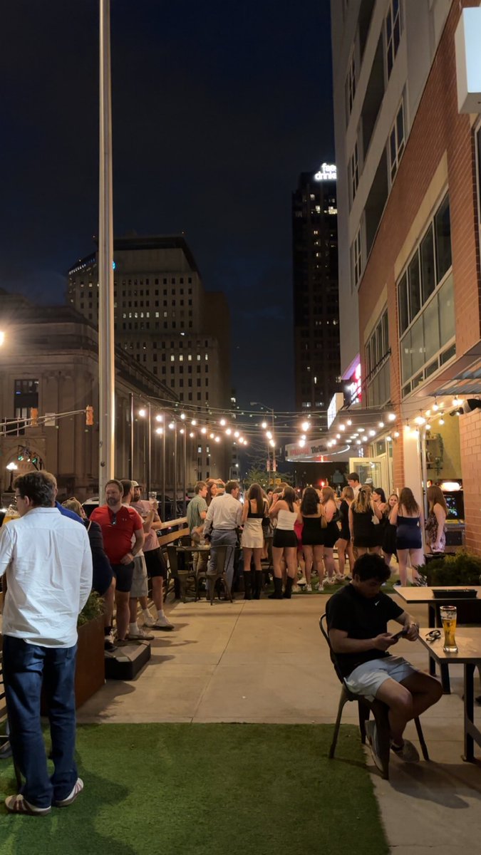 Big Wave Fan tweet media