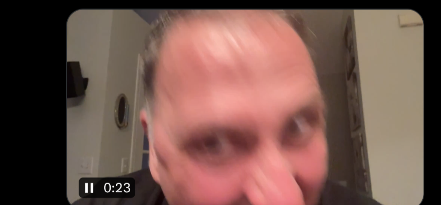 Jean-Marc ♐ en mode lecture actuellement tweet media