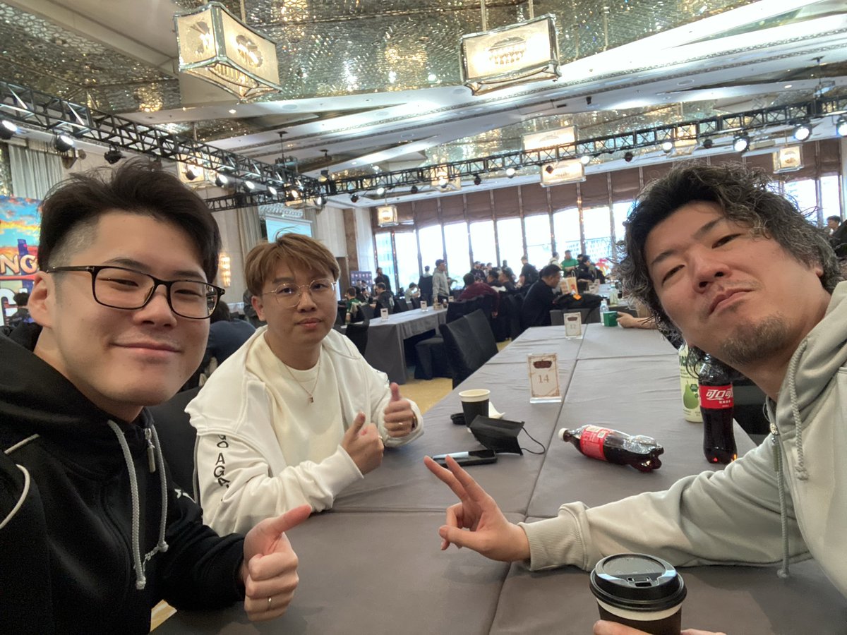 TEAM GO AGAIN tweet media