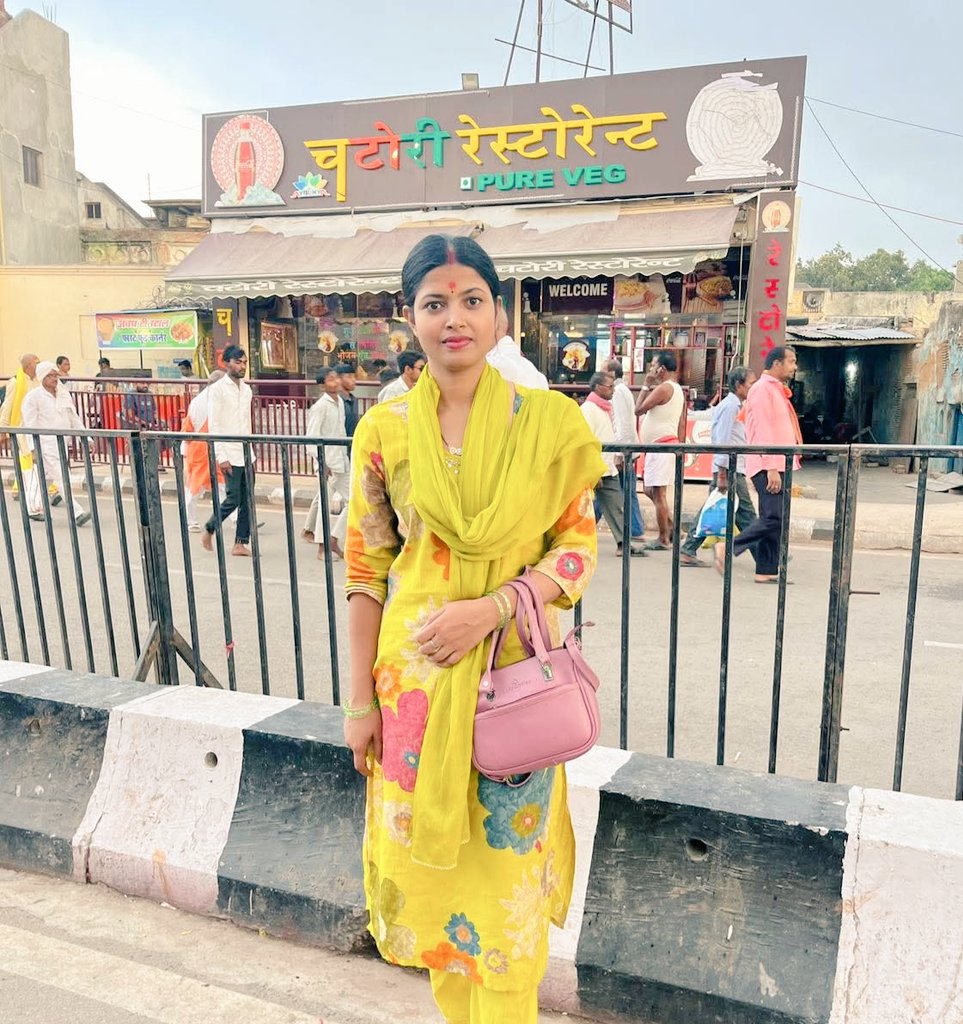 Ayesha Majid Khan tweet media