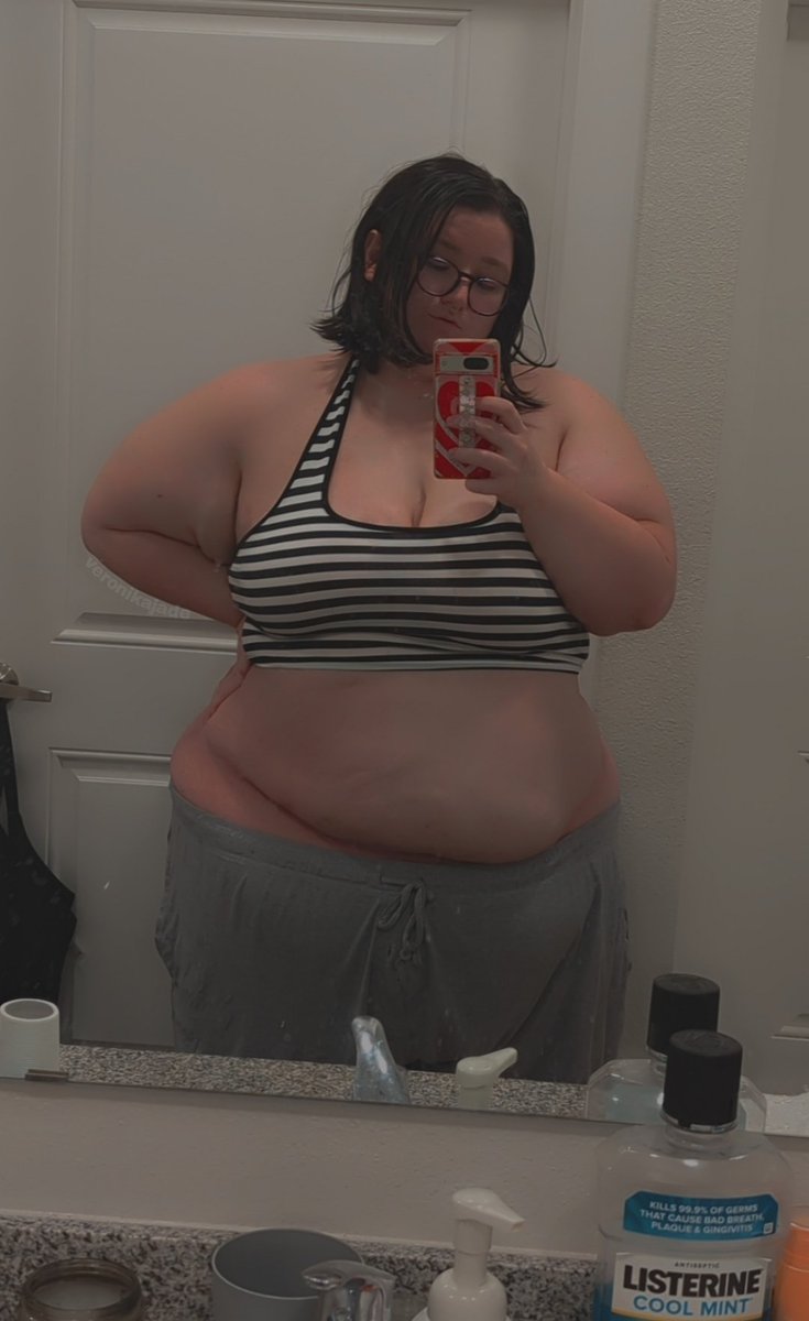 Veronika Jade tweet media
