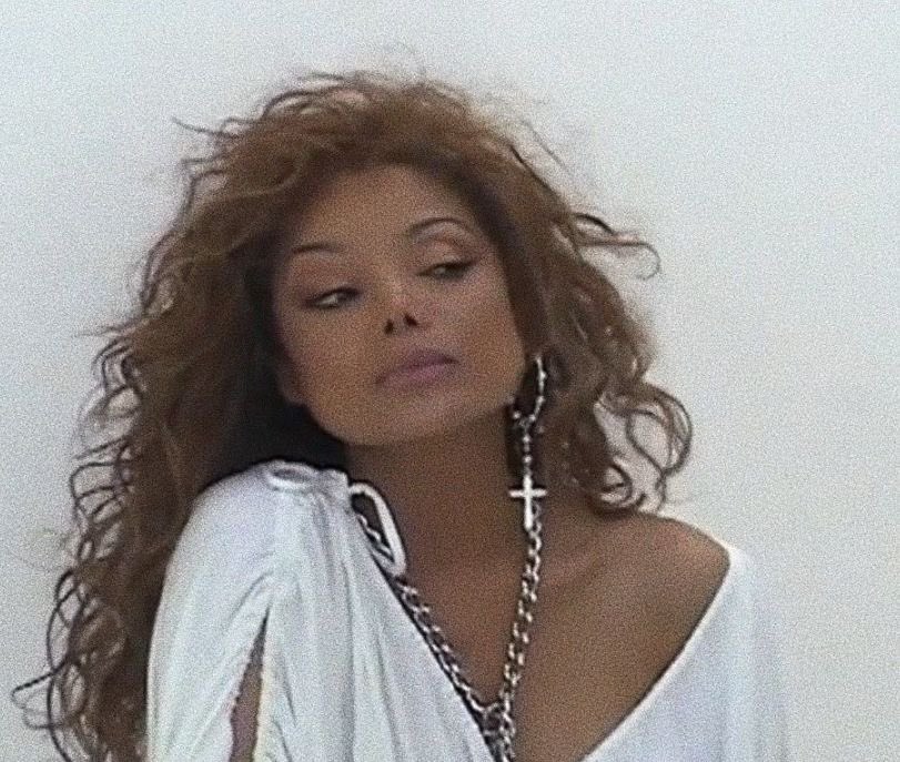 𝓉𝒶𝓋𝒾 tweet media