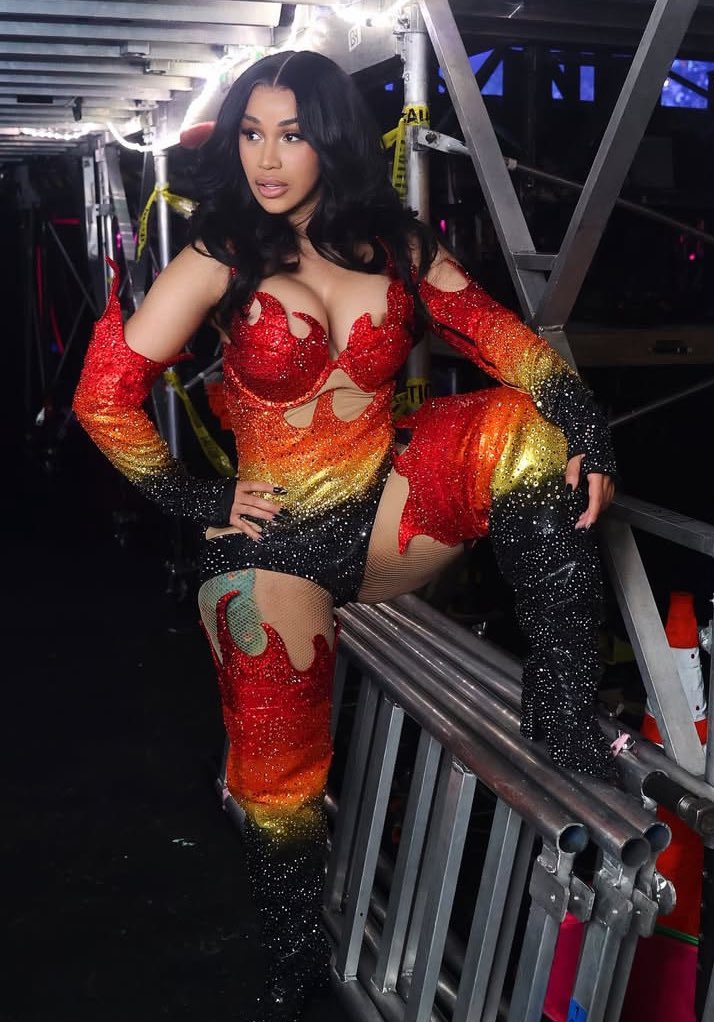 𝑩𝒂𝒓𝒅𝒊🩷 tweet media