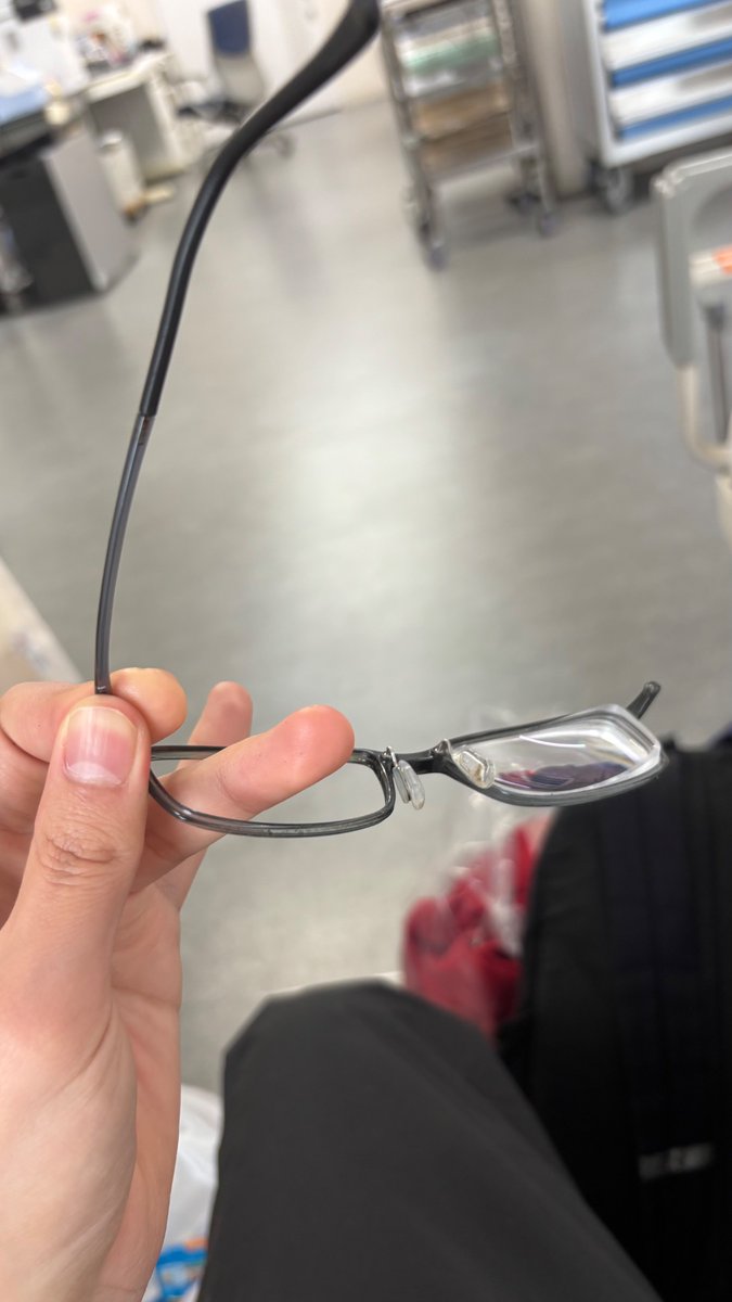 たけの〜こ tweet media