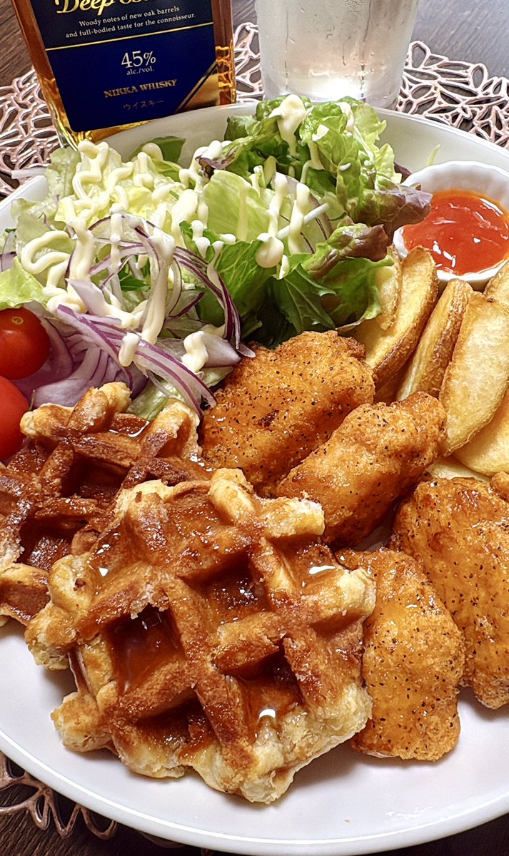 マックグリドル食べたかったんだけど☔️で外出困難な為…
ワッフルチキン作った🤗