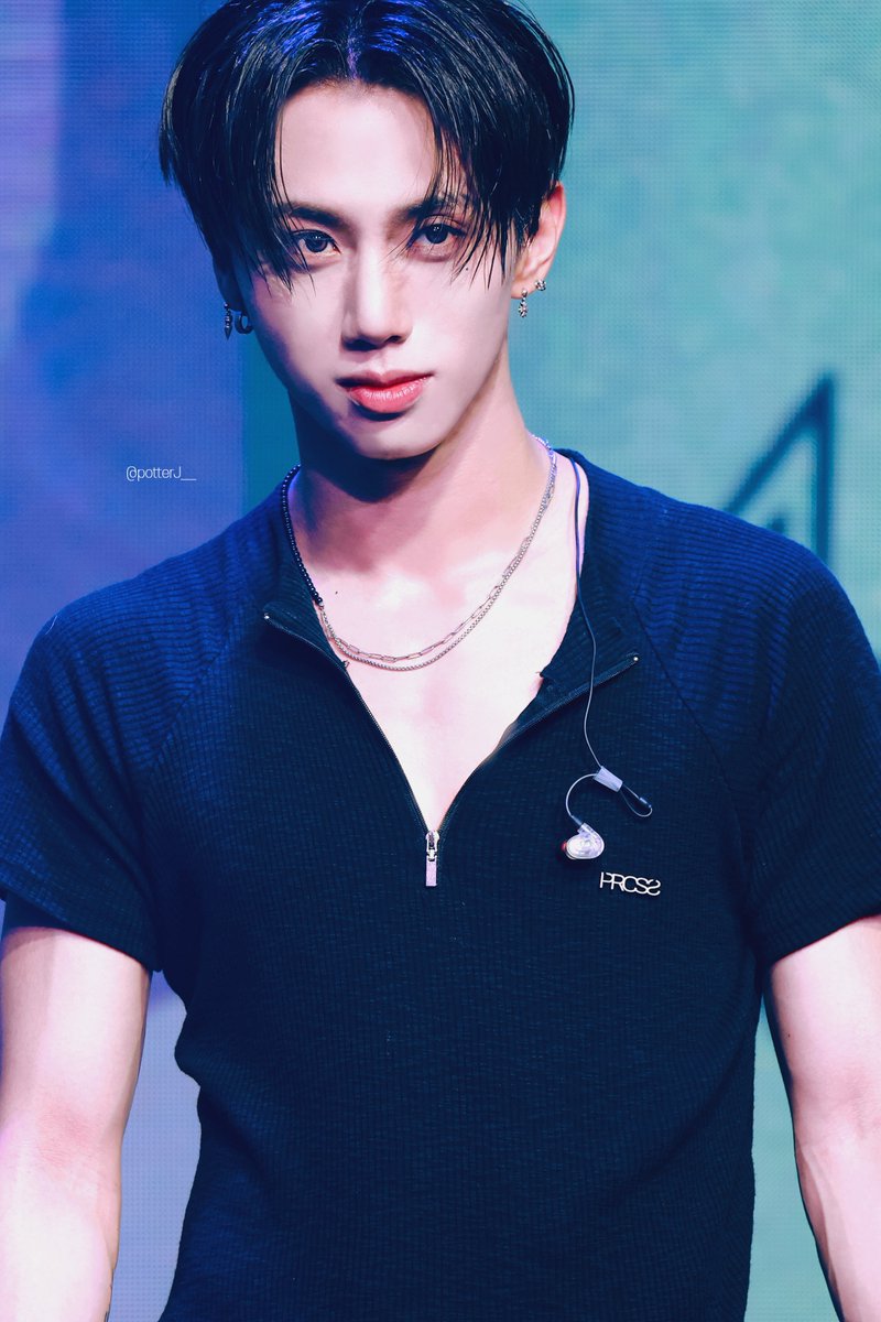 𝑃𝑜𝑡𝑡𝑒𝑟 tweet media