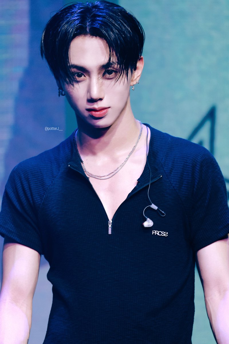 𝑃𝑜𝑡𝑡𝑒𝑟 tweet media