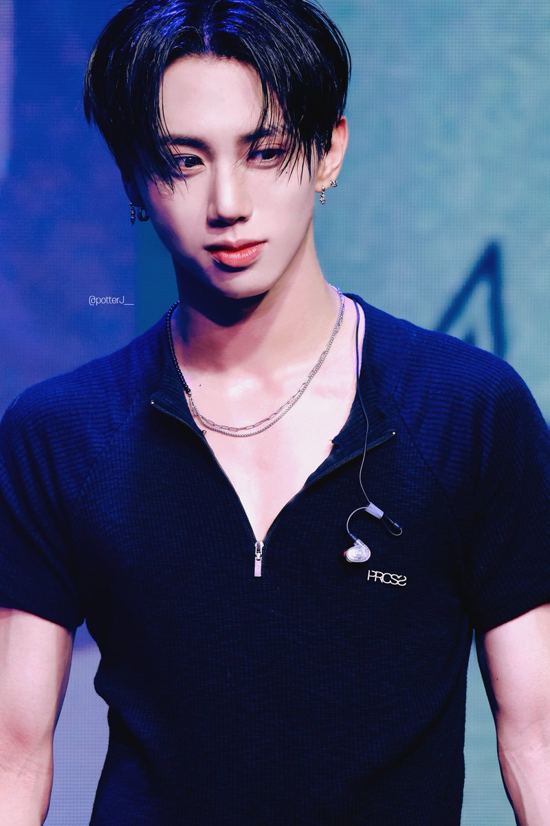 𝑃𝑜𝑡𝑡𝑒𝑟 tweet media