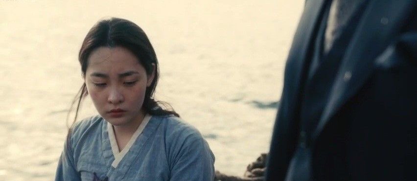 minhafiles's tweet photo. you seem pretty sad for a girl so in love https://t.co/4KejzqYkMa