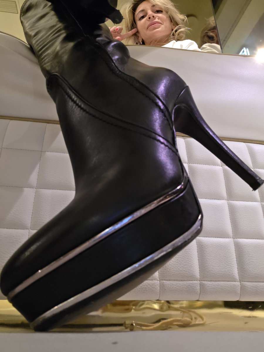 Eleonore Feet tweet media