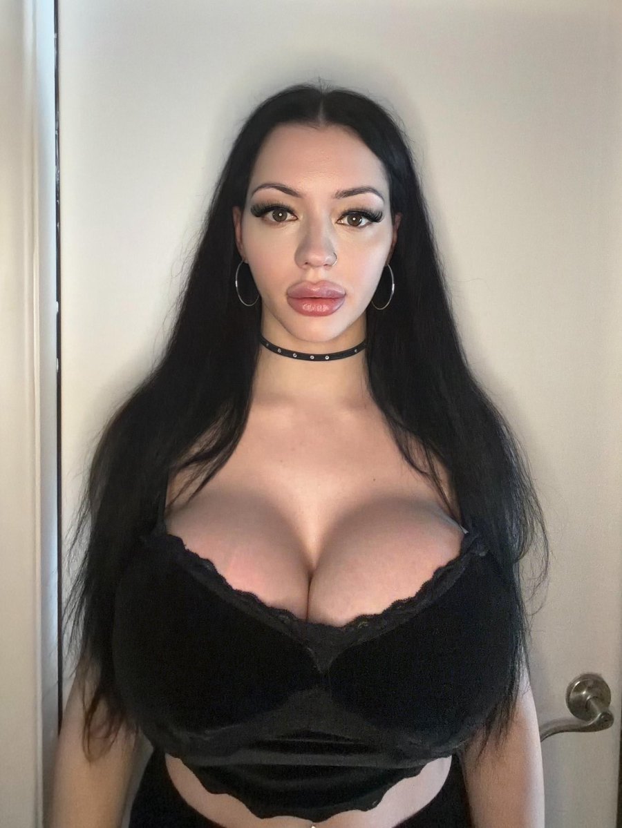 Queen Obscene tweet media