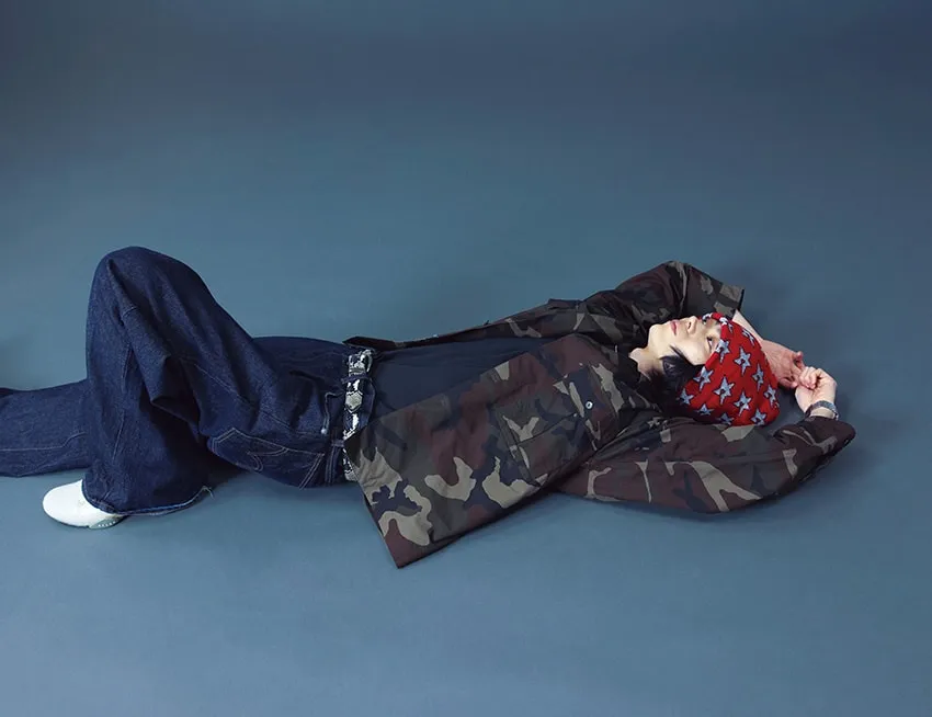 菅田将暉が“ポチった ”私物デニムを披露 ＼ 耳を疑った。 冒頭の写真で