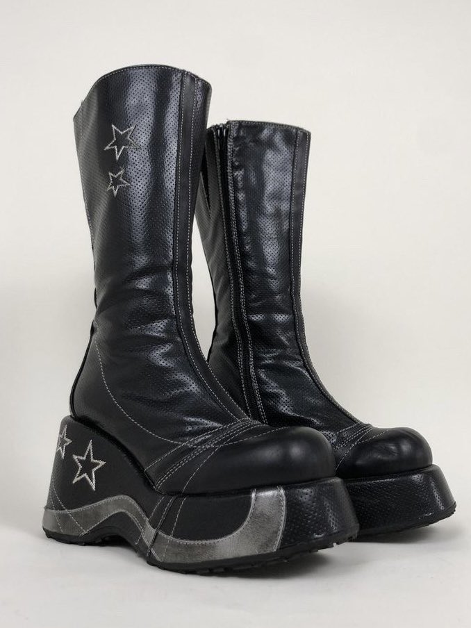 bab0oshka tweet media