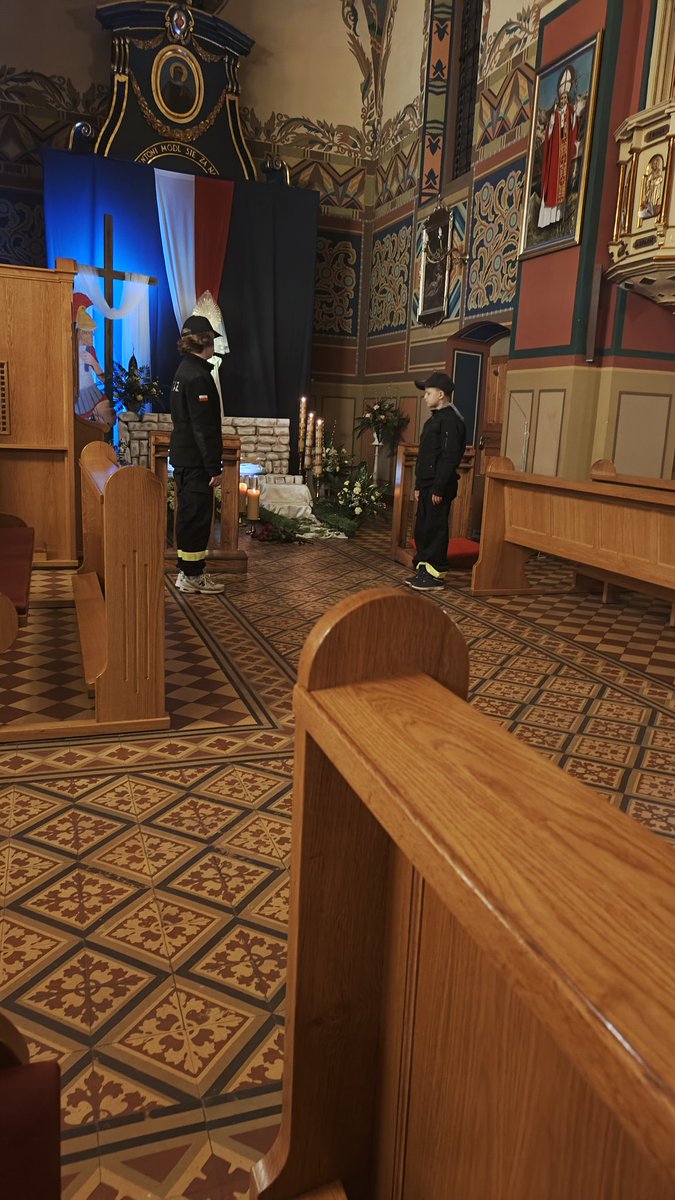 PiotrPee🇵🇱🇭🇺✝️⚪🔴⚪🔴⚪#pociagprawych tweet media