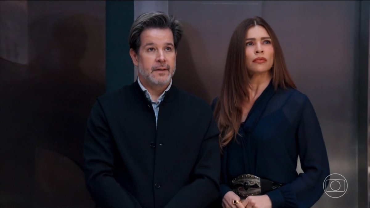 caroline paes. tweet media