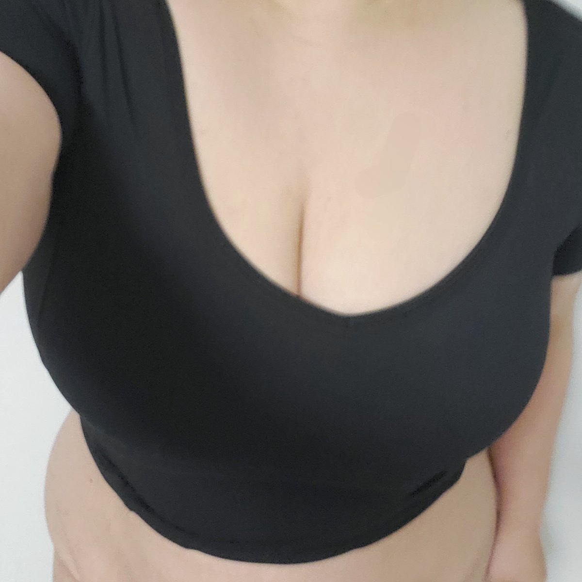 tsuyu_time's tweet photo. トリミングしてるけど
お腹周りはぽよん🥺🥺🥺
こんな身体でも許してくれる?
#むちむち好き
#むちむち女子
#ぽっちゃり好きさんと繋がりたい
#ぽっちゃり好き男子と繋がりたい
#Lcup
#裏垢女子 https://t.co/DHTVLnzoNX