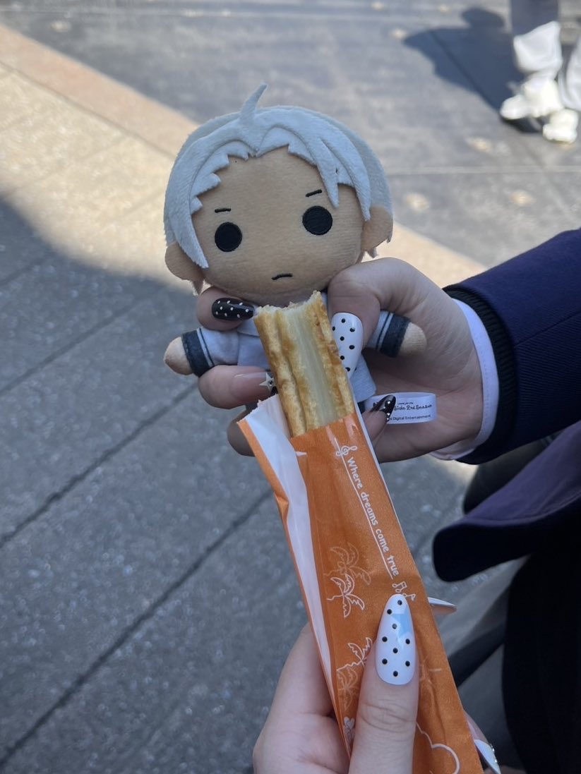 shmmmt2's tweet photo. ディズニー行ってました🌋瑛りんと一緒🎶 https://t.co/OTzJMRLgSt