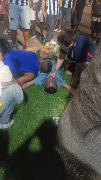 ActualidadRT's tweet photo. ❗️❗️Tragedia por caída de pared en el estadio de uno de los mayores clubes de fútbol de Perú

Al menos una persona falleció y otras 60 resultaron heridas. https://t.co/hBJGU3QzrP
