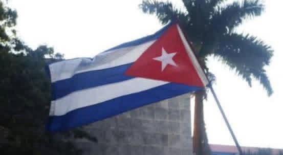 LiaVeronas's tweet photo. 🔥 ENTRE TANTA CRÍTICA…
Cuba sigue garantizando educación y salud gratuitas para todos.
Eso también es historia viva.
🔁 Hazlo visible

#ConFlowYo
#DeZurdaTeam https://t.co/0enDfRojCz