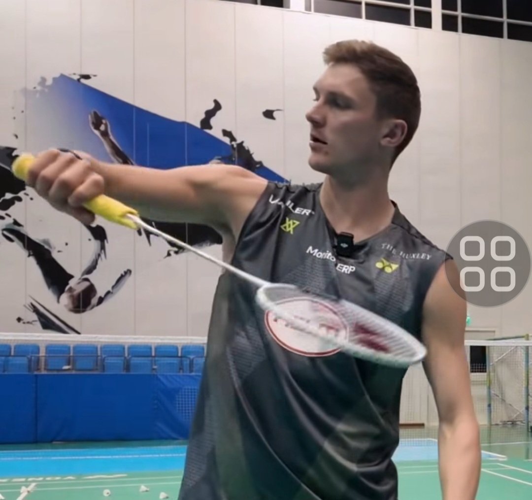 BadSParmar's tweet photo. @ViktorAxelsen is making in depth badminton shot videos everyone should watch and learn..... 
Its just amazing to see olympic champ teaching each and every detail free on youtube and insta...
Skip those cringe badminton reelers and youtubers, watch axelsen and learn from the best https://t.co/3F3jbvI4z5