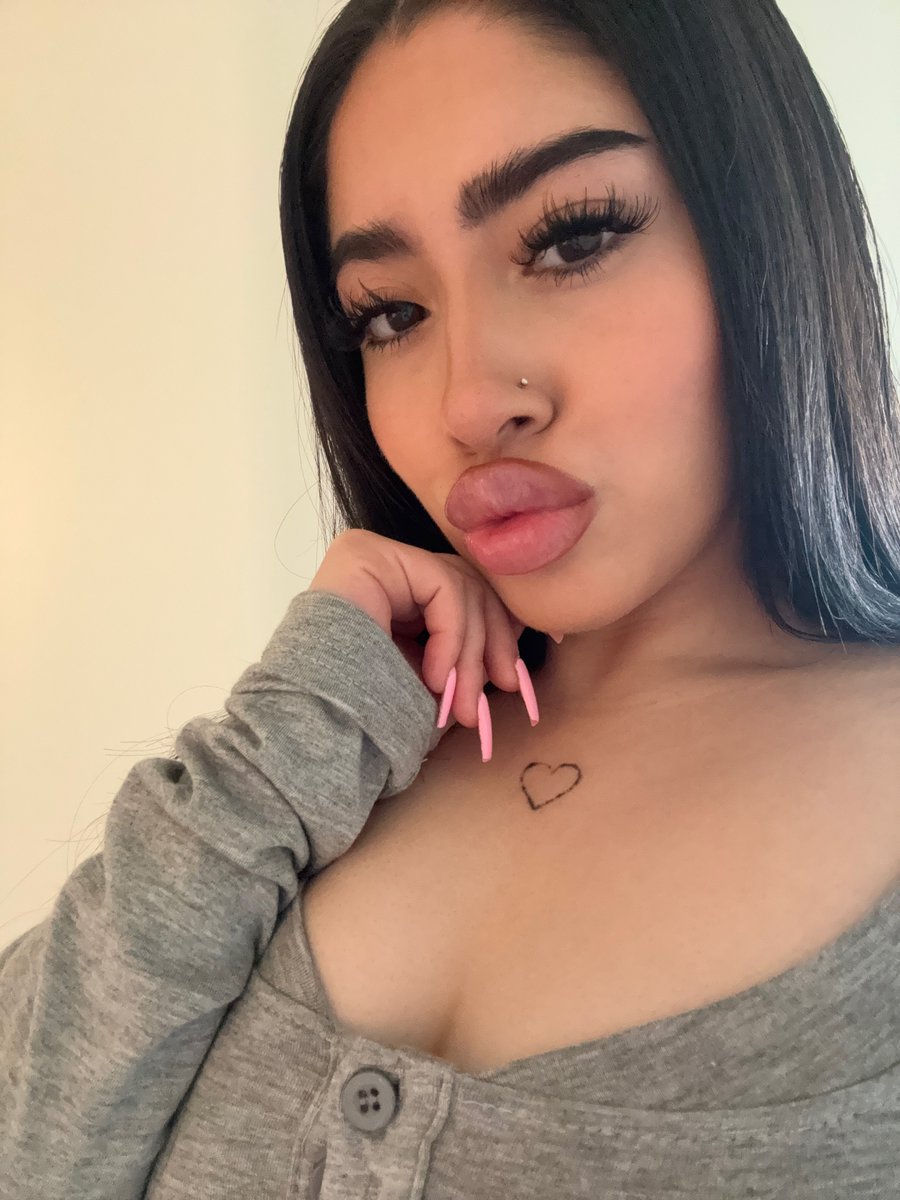 venuuswrld's tweet photo. 💋 https://t.co/HouljIhm6J
