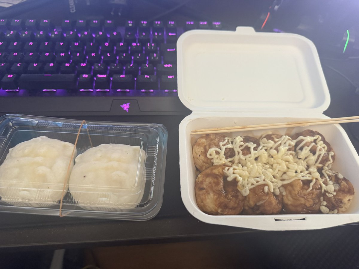 今年一発目の本部長のたこ焼き&amp;白いコアラ

うまし！
