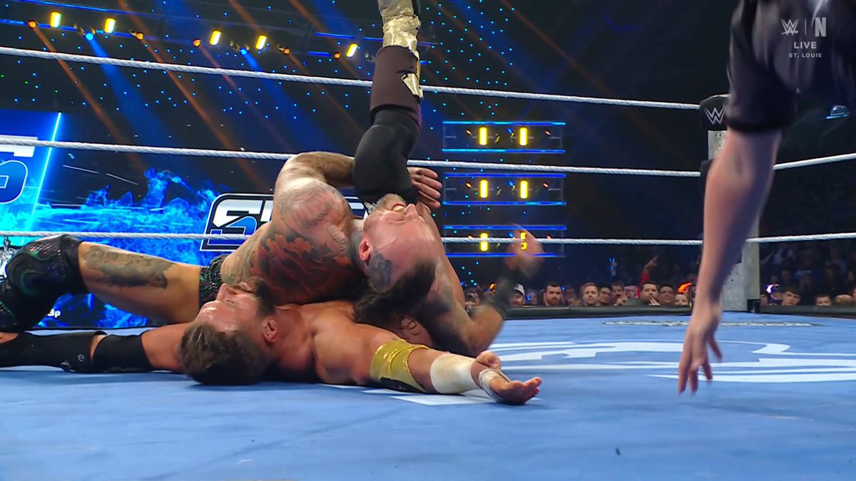 PraveVlogs tweet media