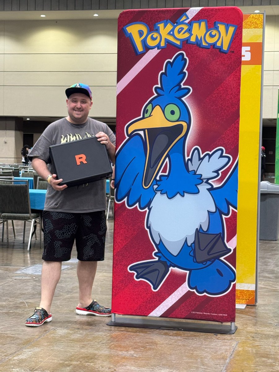 EndOfDays94's tweet photo. Nothing better than spending your 32nd Birthday in Orlando playing Pokemon #Pokemon #PlayPokemon #PokemonTCG #OrlandoRegionals https://t.co/D0F1pY2tLn