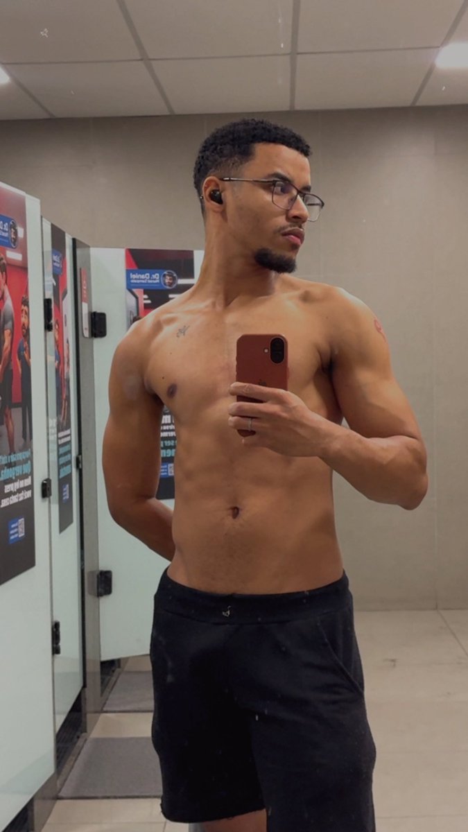 thaynarlison tweet media