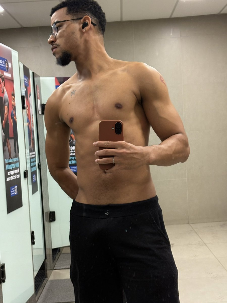 thaynarlison tweet media