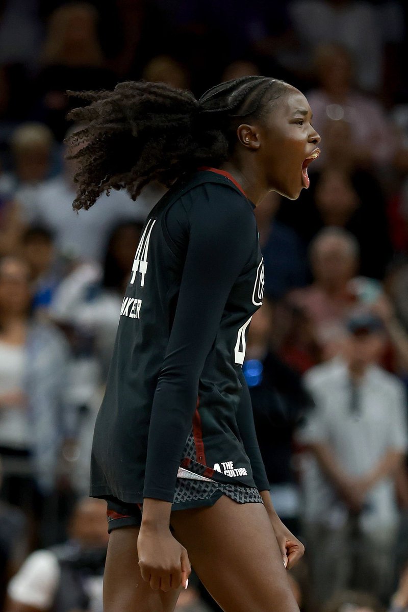 I talk hoops 🏀 tweet media