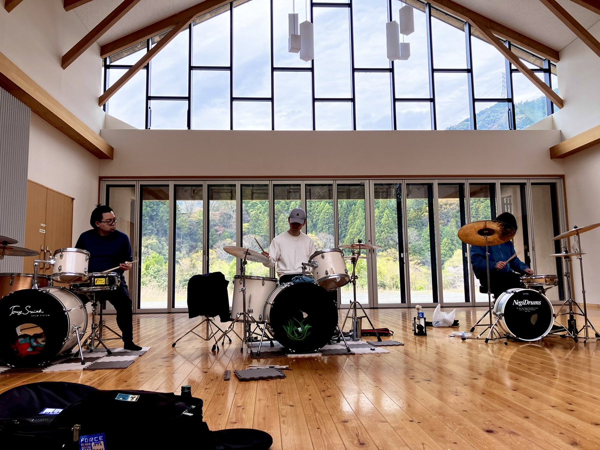 「　」は変なおじさん tweet media