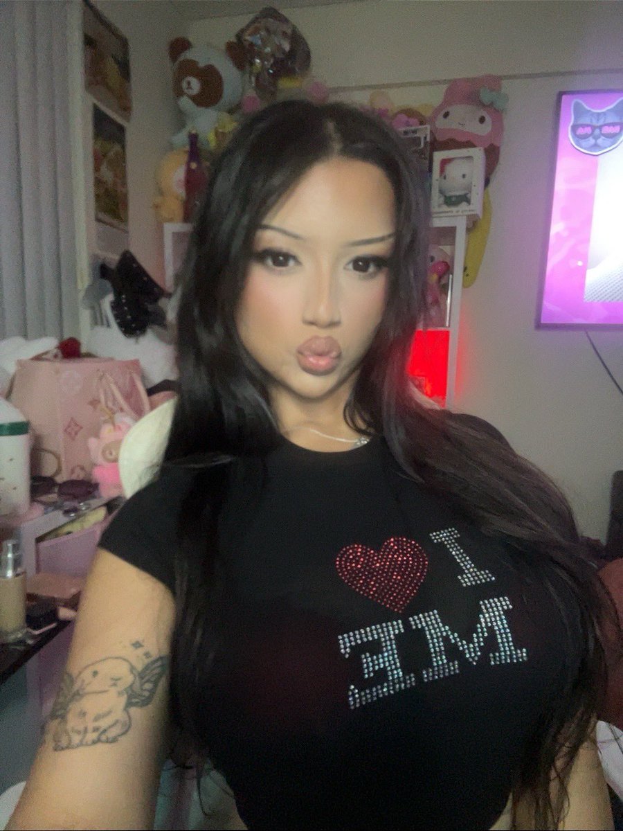 rena 𓃹 tweet media