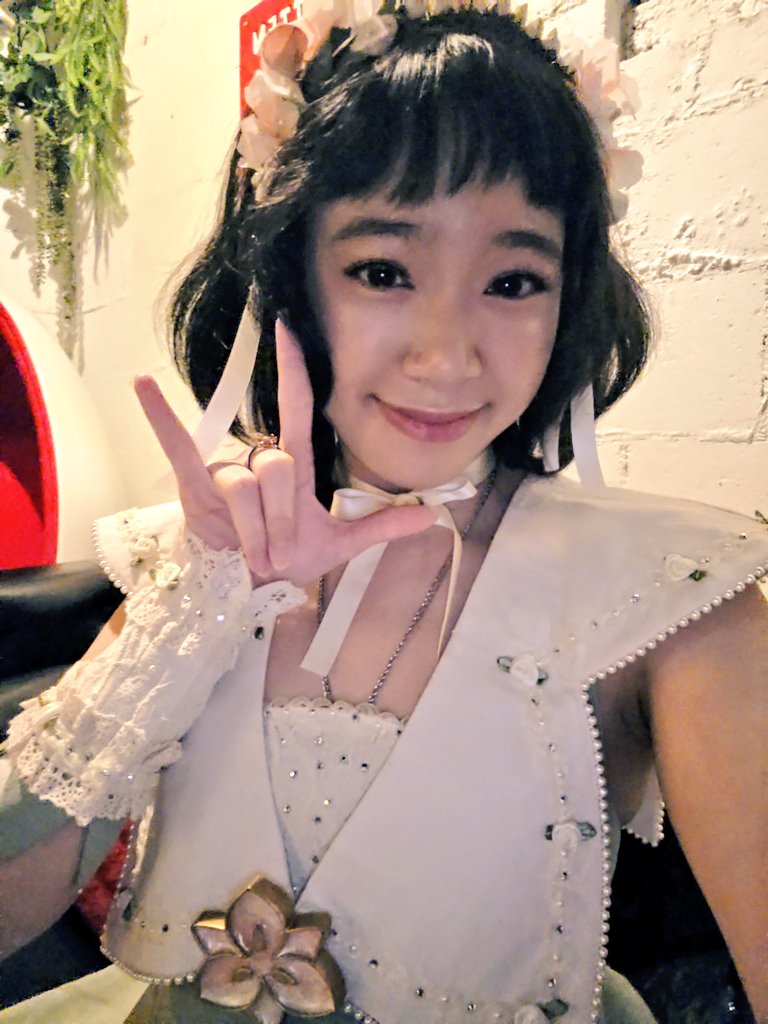 Phoebe Chan 🐝🌸 Densetsu.EXE tweet media