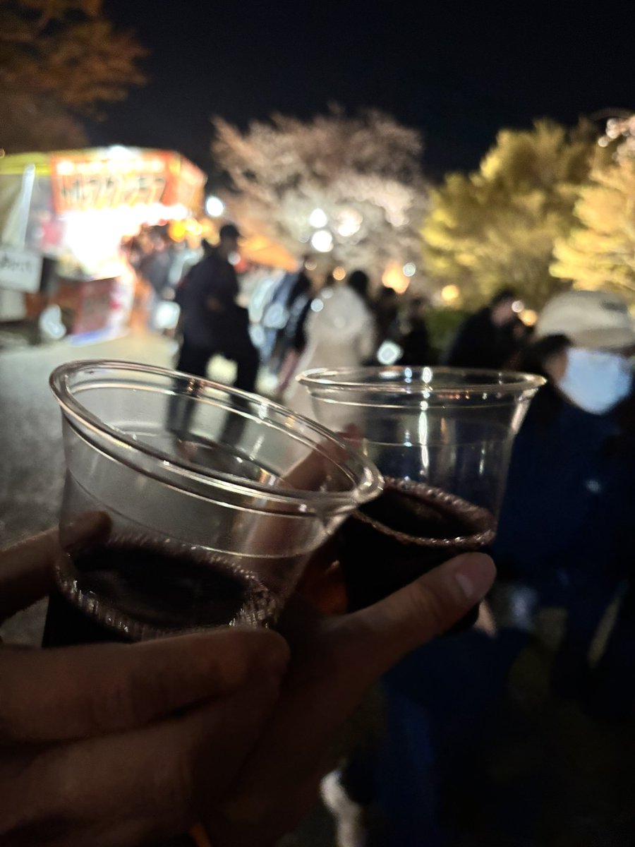 sedara17's tweet photo. 先日、平日にカットに京都へ行き、帰りに円山公園で軽くお花見。 https://t.co/AxfUJ25dIN