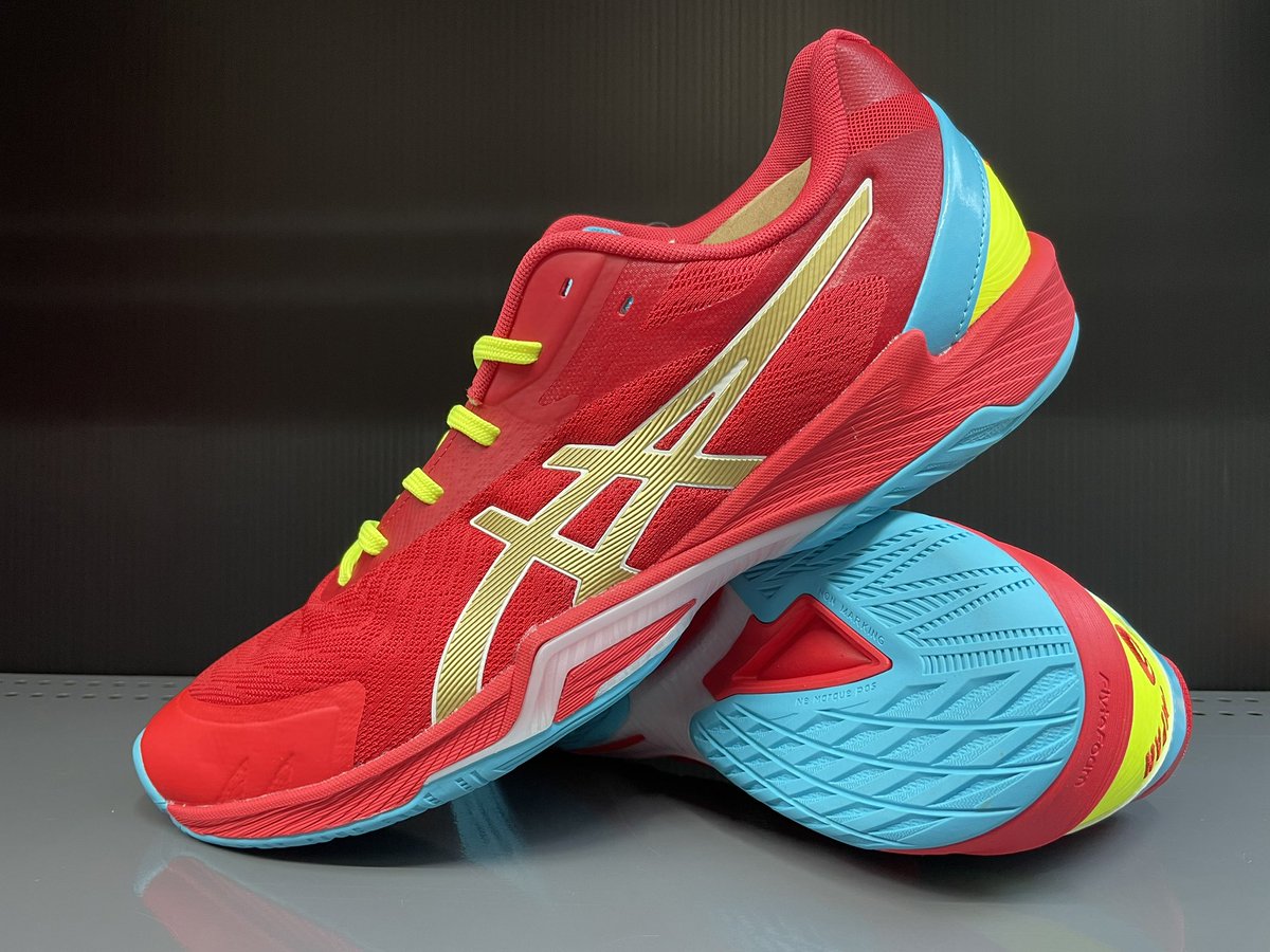 g2_shinjuku's tweet image. 【#オーダーシューズご紹介】

#アシックス バレーボールオーダーシューズ ローカット ¥22,550

海外のお客さまに作成していただきました🎶
日本が好きということでJAPANの文字を🇯🇵
いつもありがとうございます😊

#asicsvolleyball
#ギャラリー2新宿店