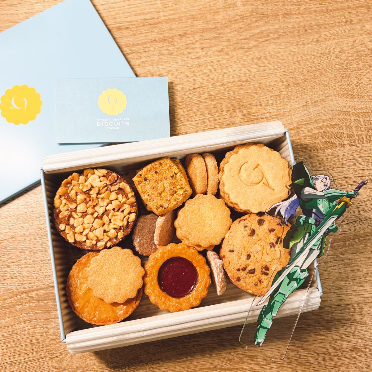 ころも tweet media