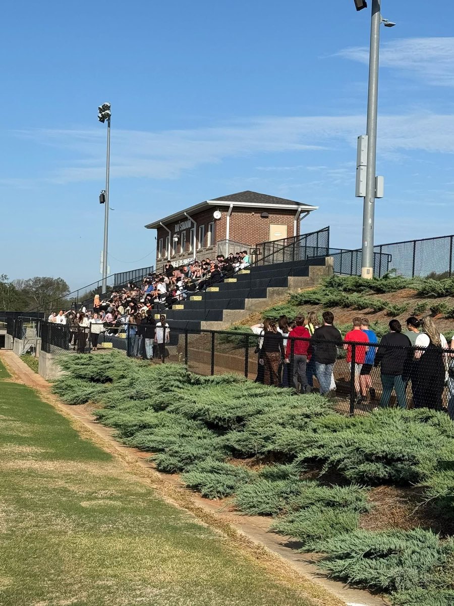 NWALFCA's tweet image. What a beautiful way to remember and observe Good Friday with a FCA Fields of Faith! #fca #fcaproven #fcafieldsoffaith
