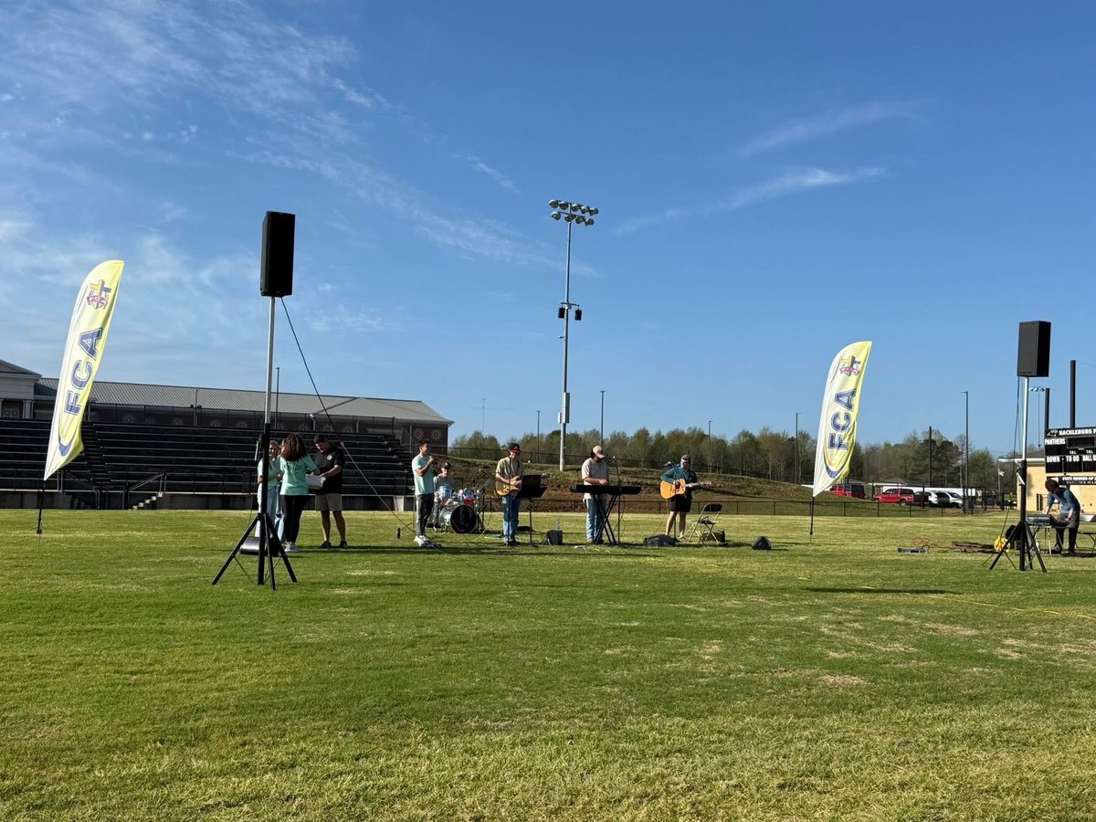 NWALFCA's tweet image. What a beautiful way to remember and observe Good Friday with a FCA Fields of Faith! #fca #fcaproven #fcafieldsoffaith