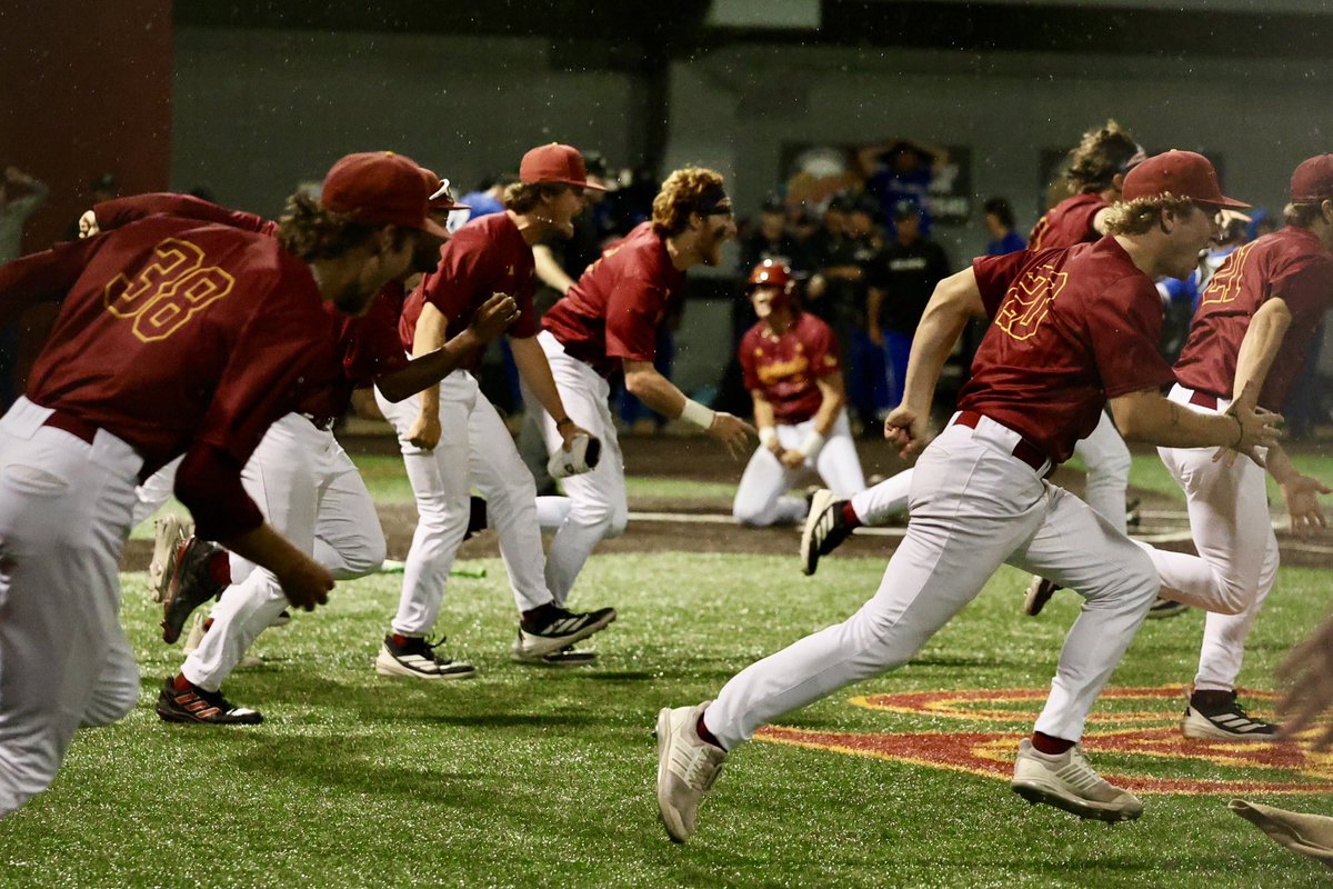 ULM_BSB's tweet photo. Finished it our way😤

Game 3️⃣ in 30 minutes 

#TakeFlight https://t.co/OienqFy1sc
