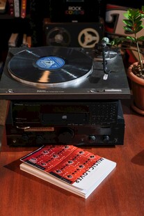 Darejen's tweet photo. Dive into a soundscape that wraps you in warmth—let the melody carry you to a quiet, sunlit corner. https://t.co/TwazMuVSAS