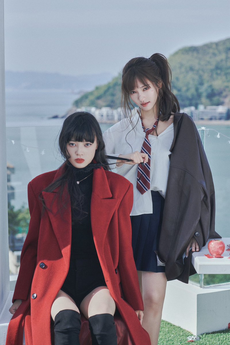 SheXSheReality tweet media